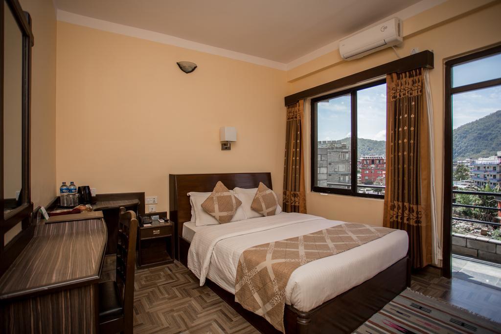 Hotel Peninsula Pokhara Exterior photo