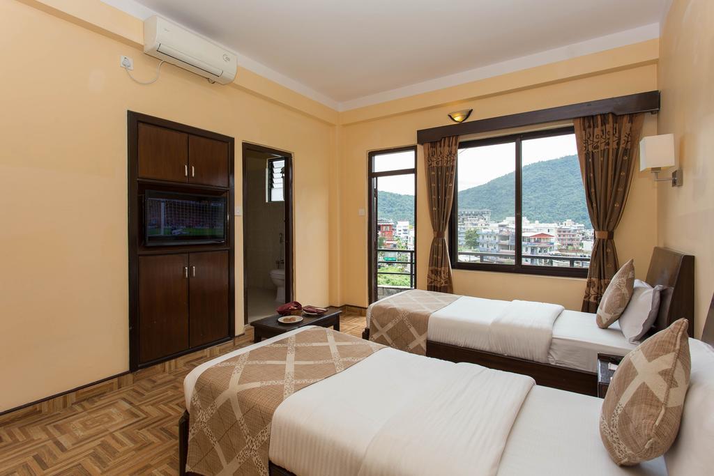 Hotel Peninsula Pokhara Exterior photo