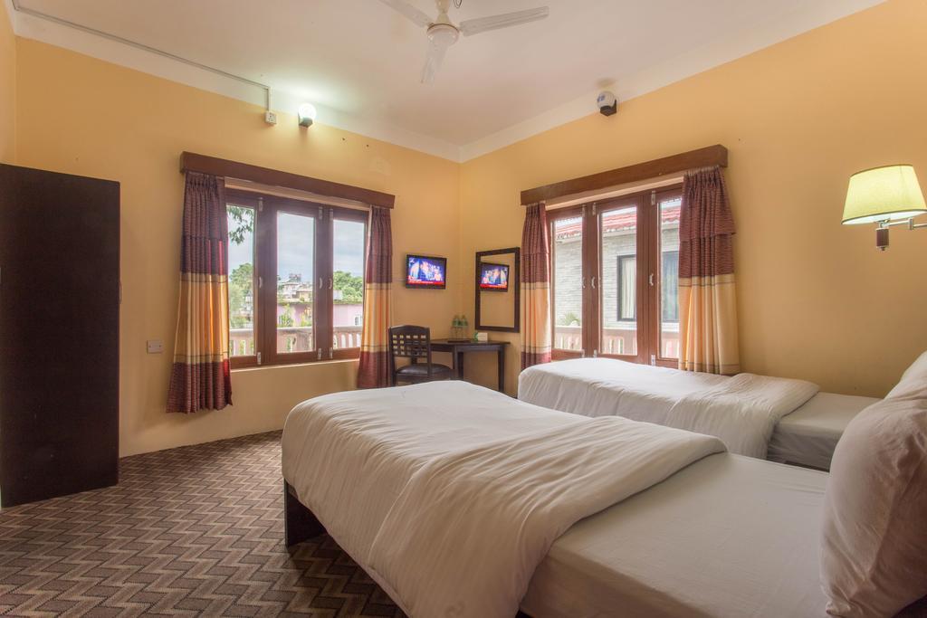 Hotel Peninsula Pokhara Exterior photo