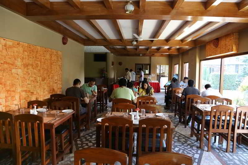 Hotel Peninsula Pokhara Exterior photo