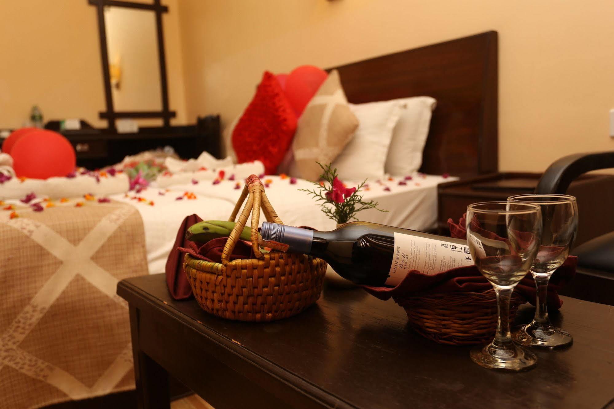 Hotel Peninsula Pokhara Exterior photo