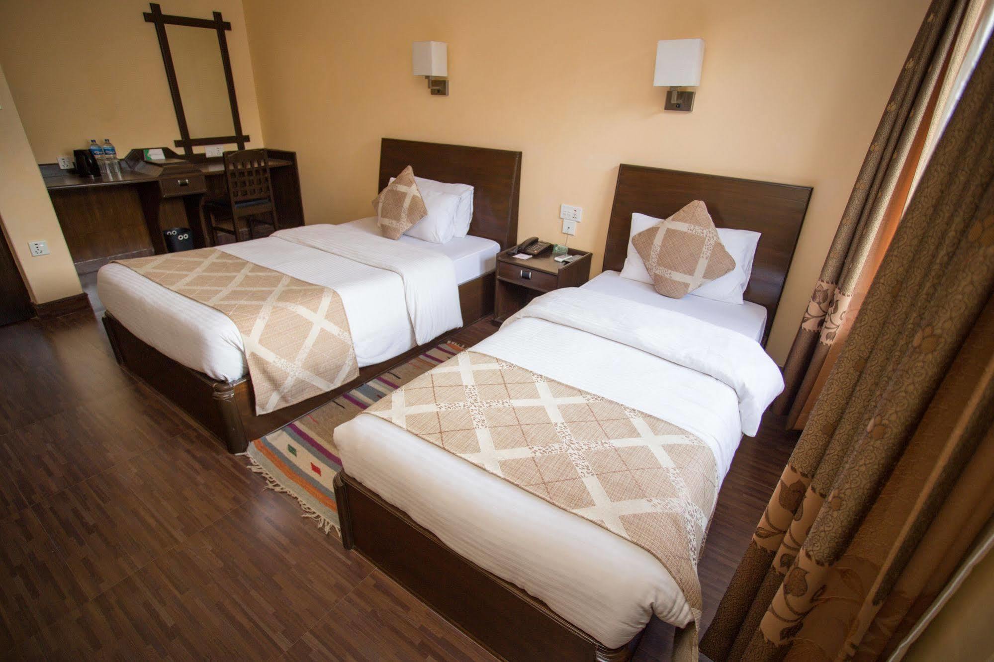Hotel Peninsula Pokhara Exterior photo
